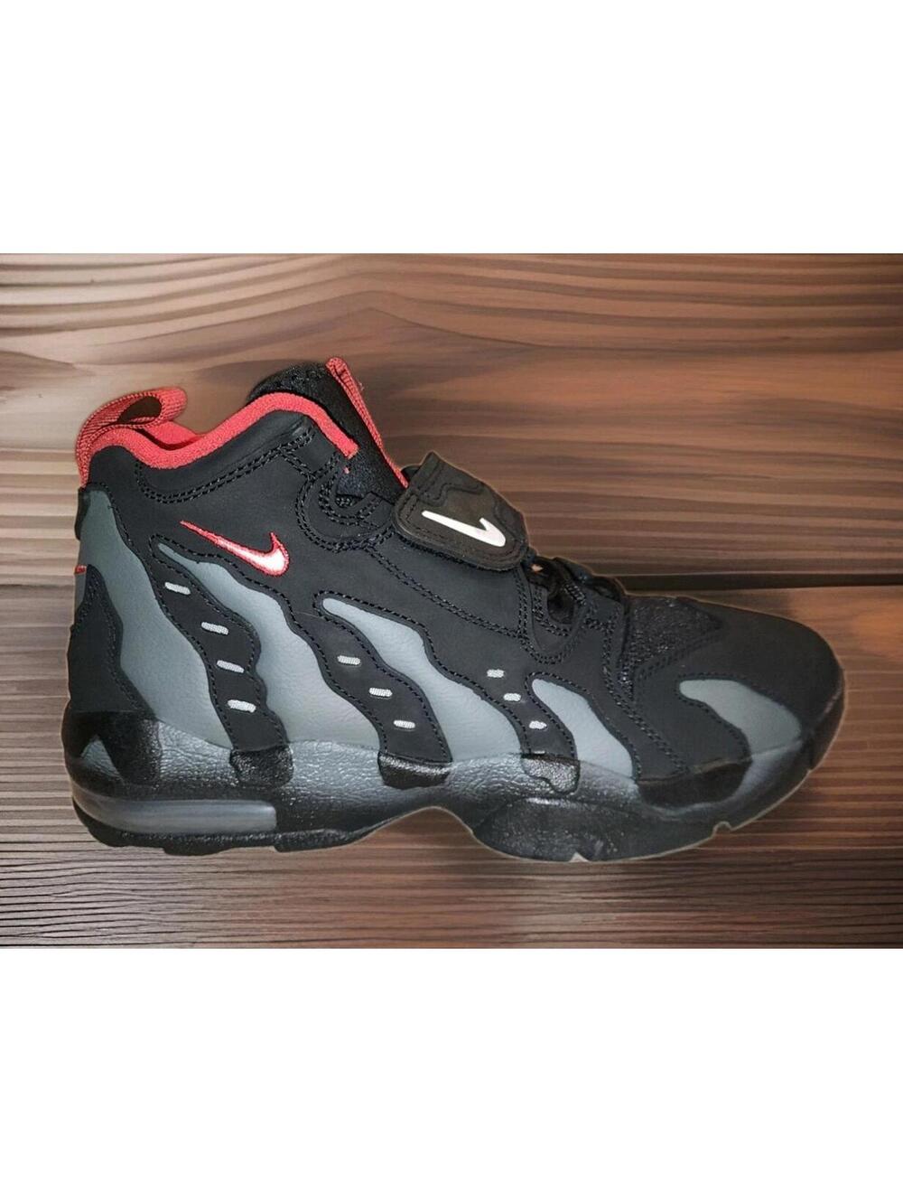 Size 9.5 - Nike Air DT Max '96 Falcons